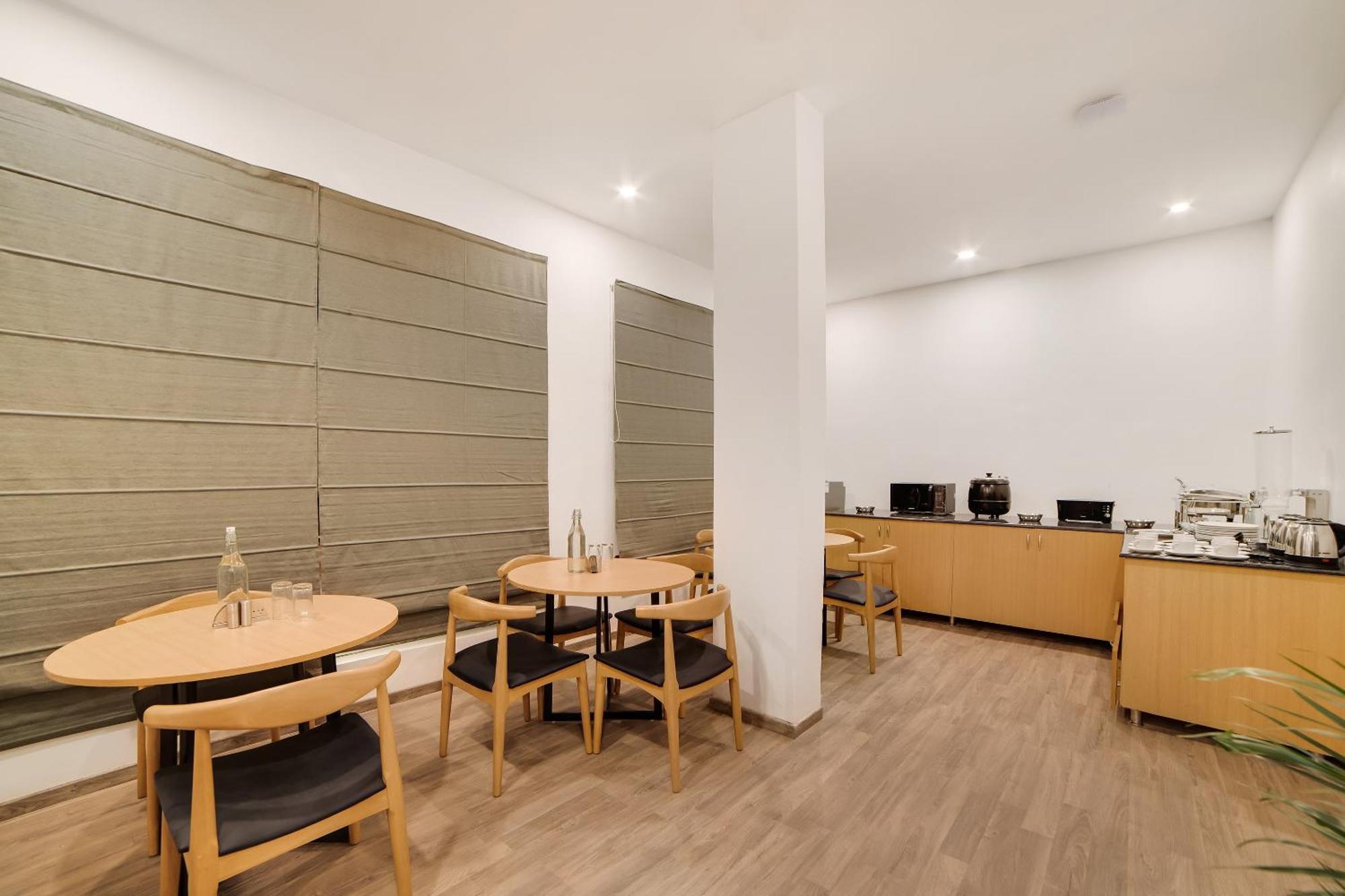 Townhouse Ss Aero Prime Hotel Shamshabad Exterior photo